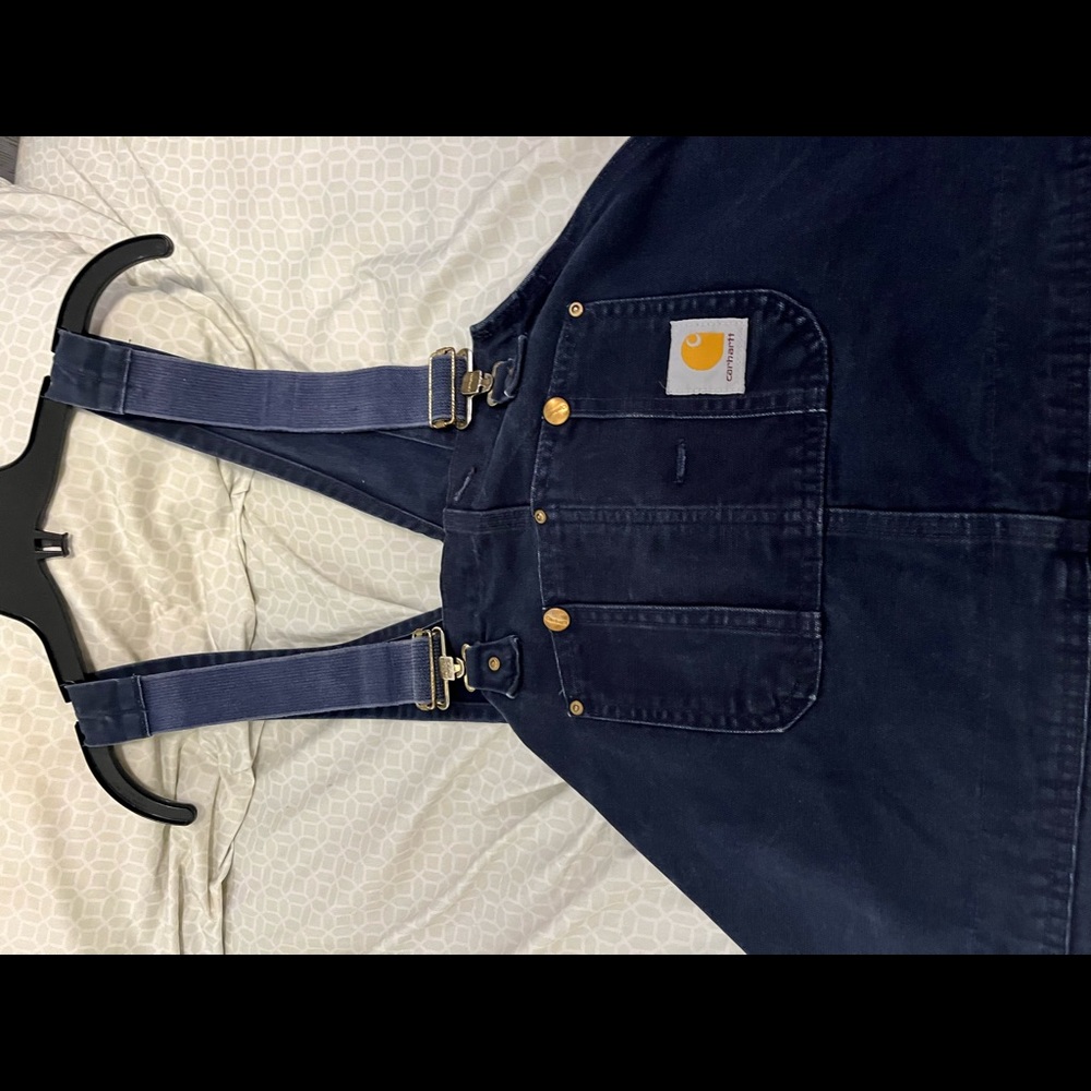 Dark navy blue carhartt overalls. 52x32 size.